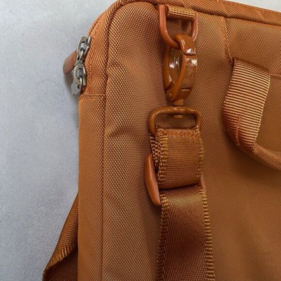 Incase Orange Laptop Shoulder Bag with handles EUC - Picture 7 of 11